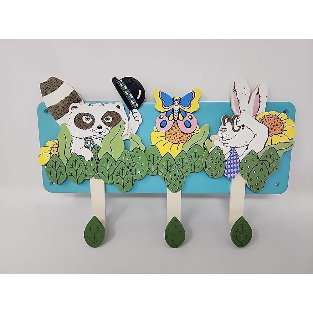 VINTAGE Surprising Animals Children's Clothes Hooks Gallery Originals Avon 1984